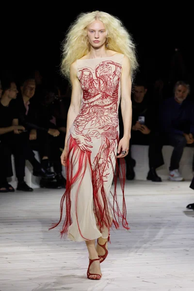 Look 14